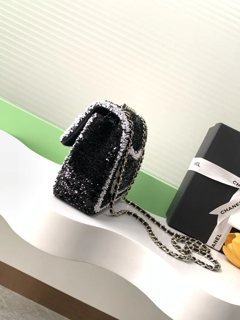 Chanel Cosmetic Bags Elegant 53345
