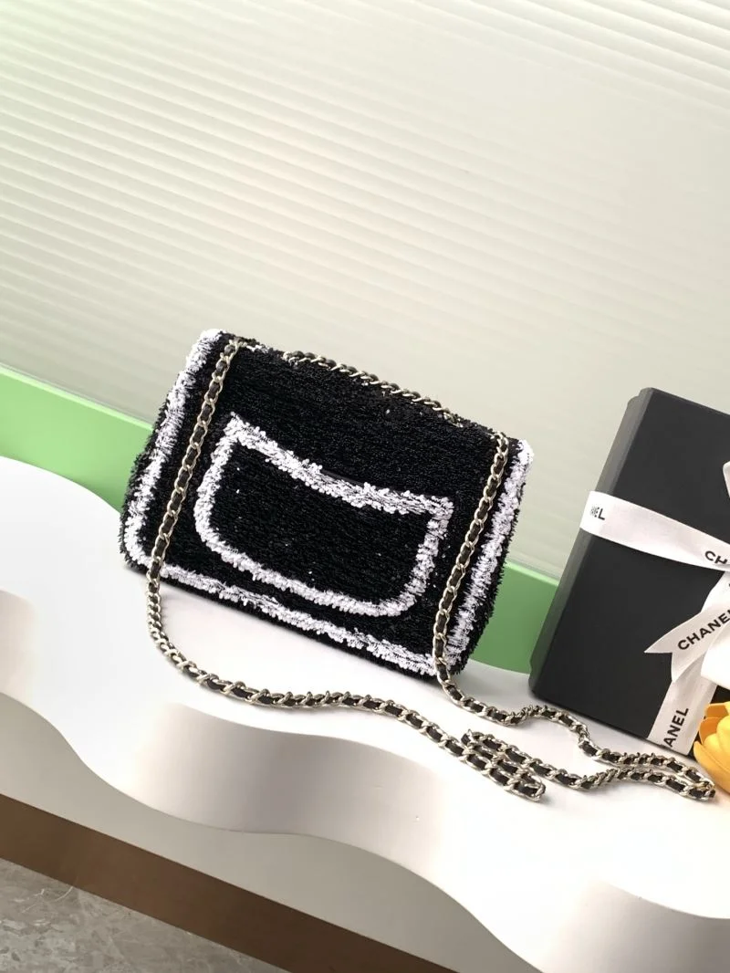 Chanel Cosmetic Bags Elegant 53345