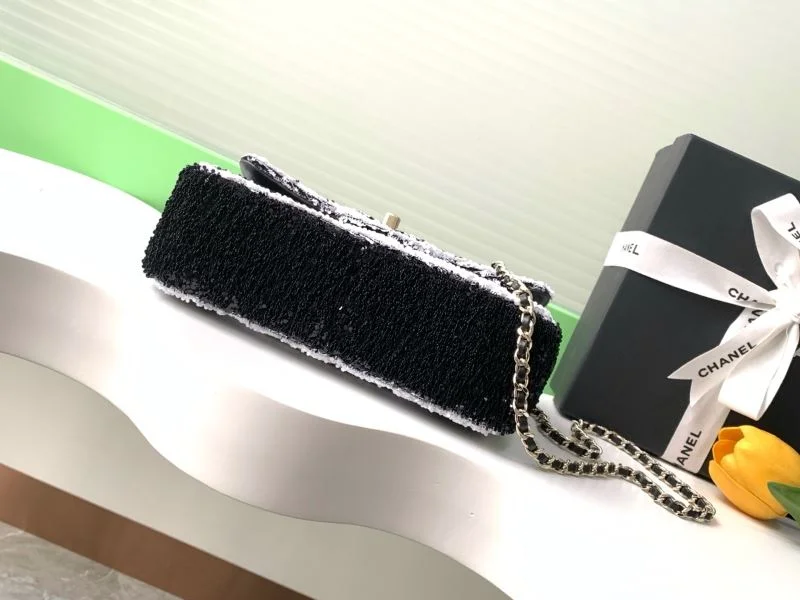 Chanel Cosmetic Bags Elegant 53345