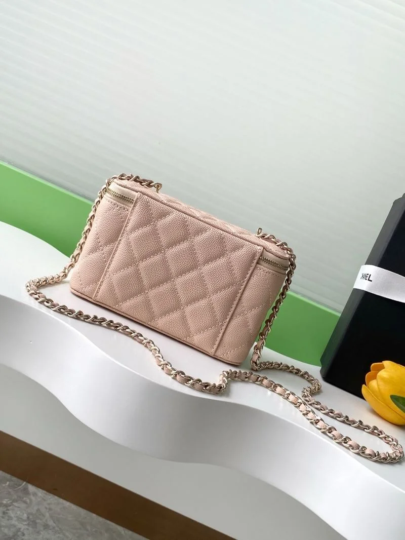 WellDesigned Chanel Cosmetic Bags 53372