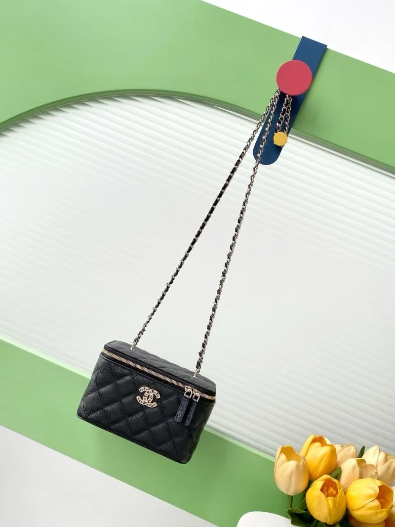 Chanel Cosmetic Bags Chic 53390