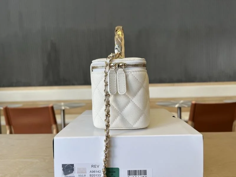 Chanel Cosmetic Bags Comfortable 53332