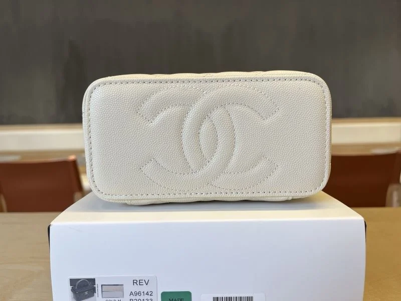 Chanel Cosmetic Bags WellDesigned 53335