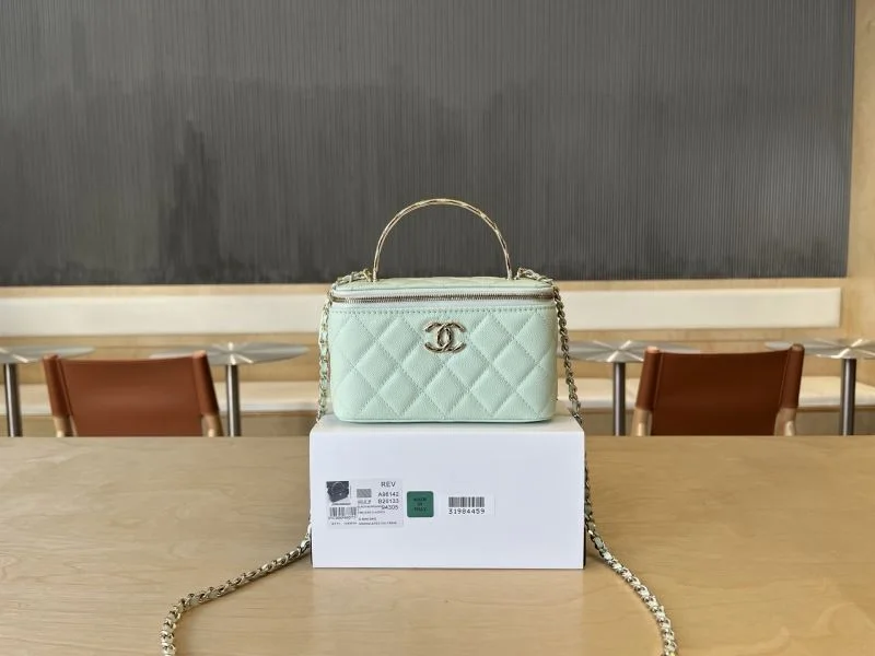 ZipUp Chanel Cosmetic Bags 53415