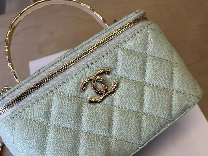 ZipUp Chanel Cosmetic Bags 53415