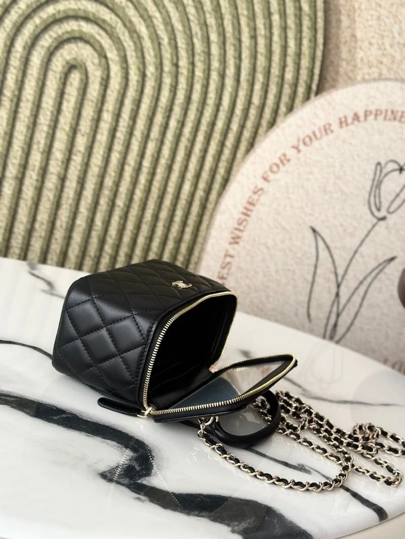 UrbanChic Chanel Cosmetic Bags 53325