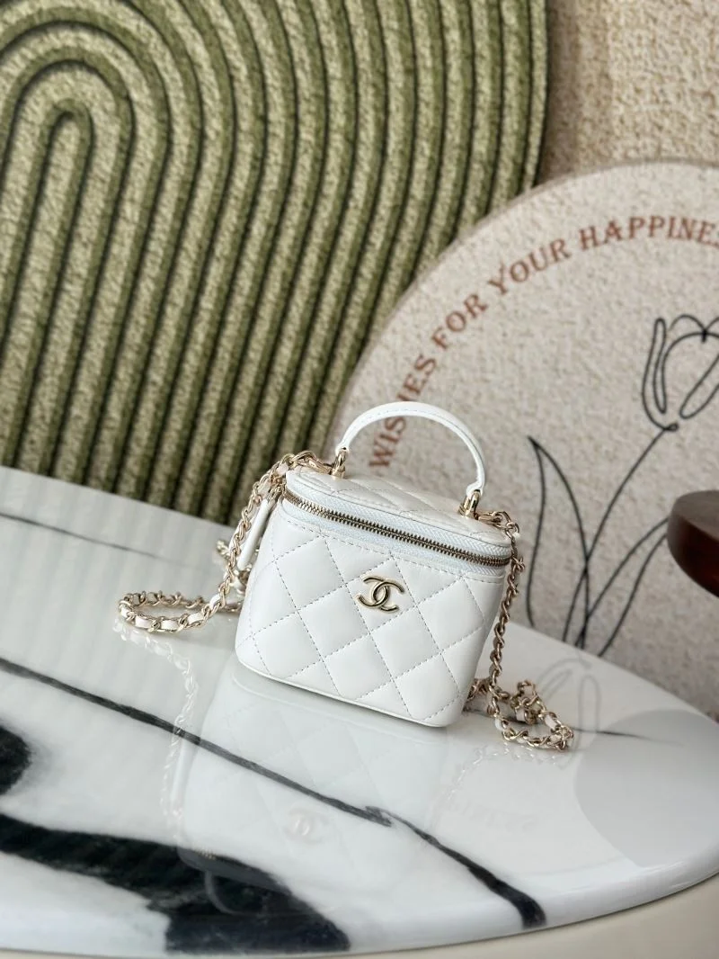 Chanel Cosmetic Bags Supportive 53317