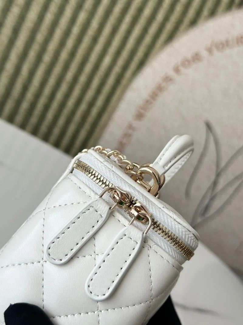 Chanel Cosmetic Bags Supportive 53317