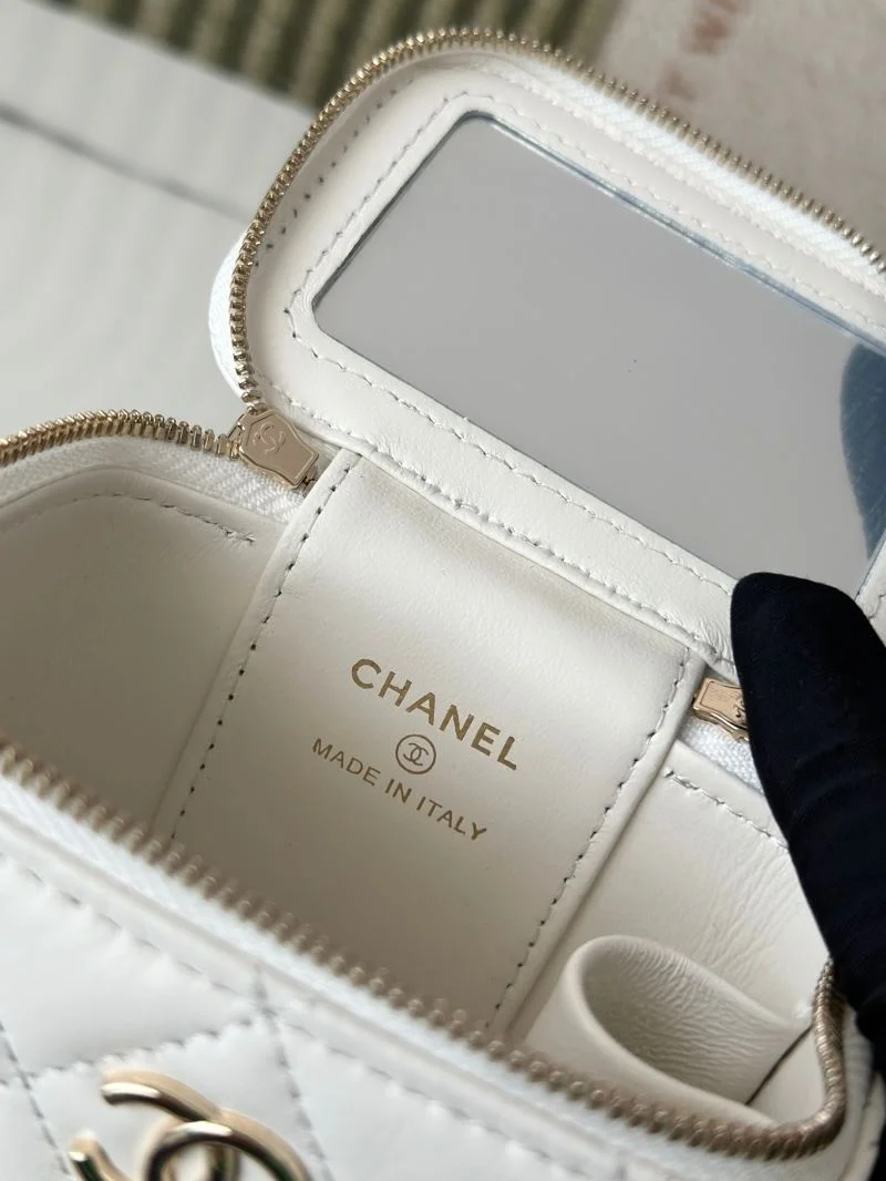 Chanel Cosmetic Bags Supportive 53317