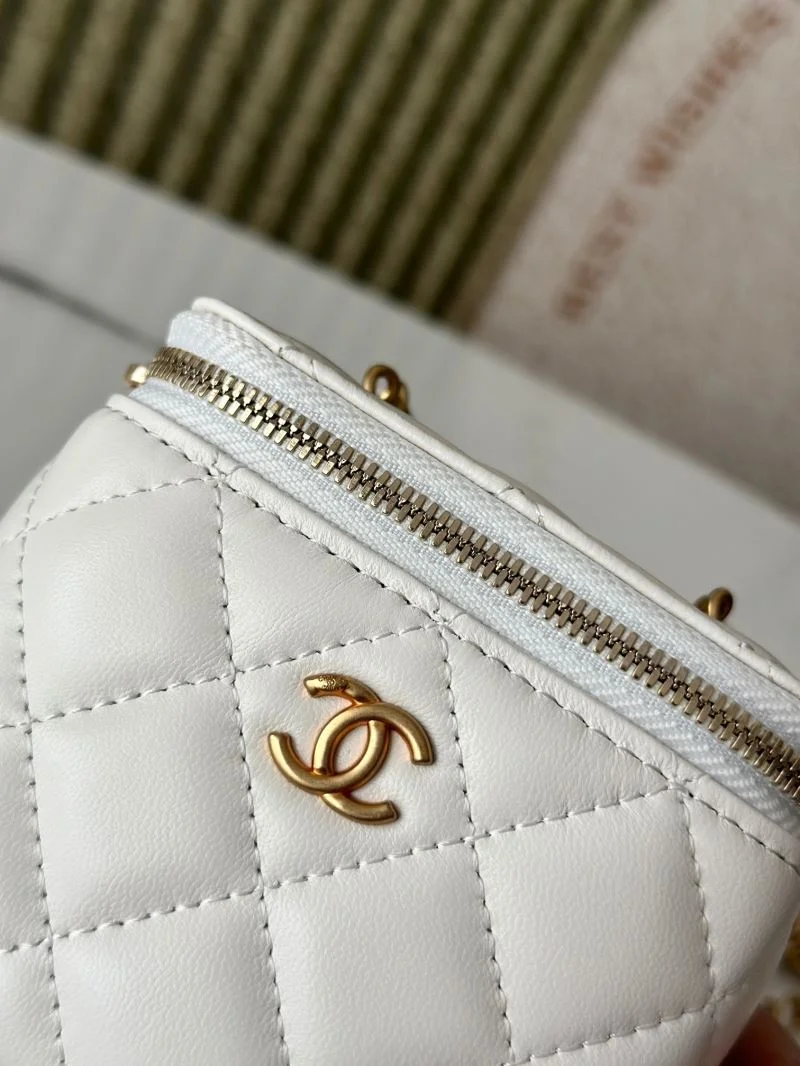 OdorResistant Chanel Cosmetic Bags 53321