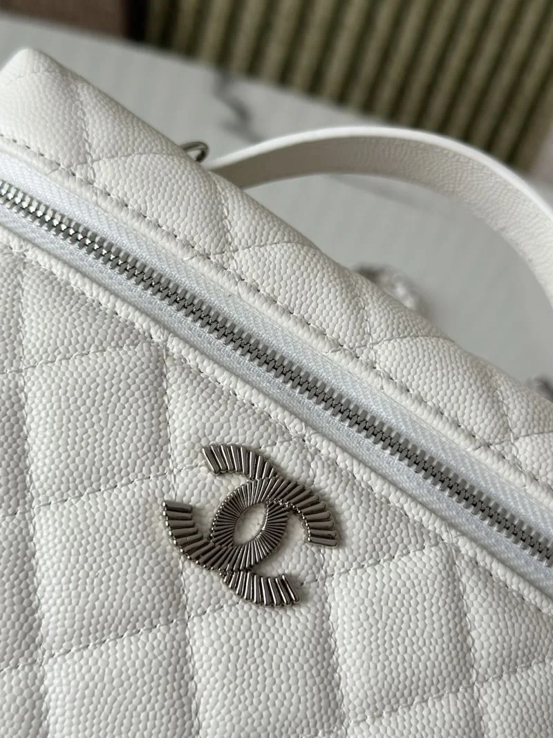 DailyWear Chanel Cosmetic Bags 53311