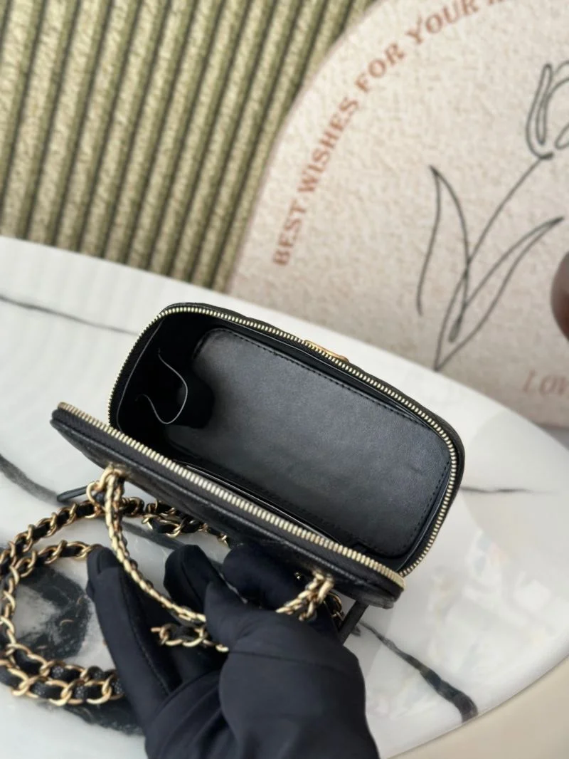 ComfortFit Chanel Cosmetic Bags 53309