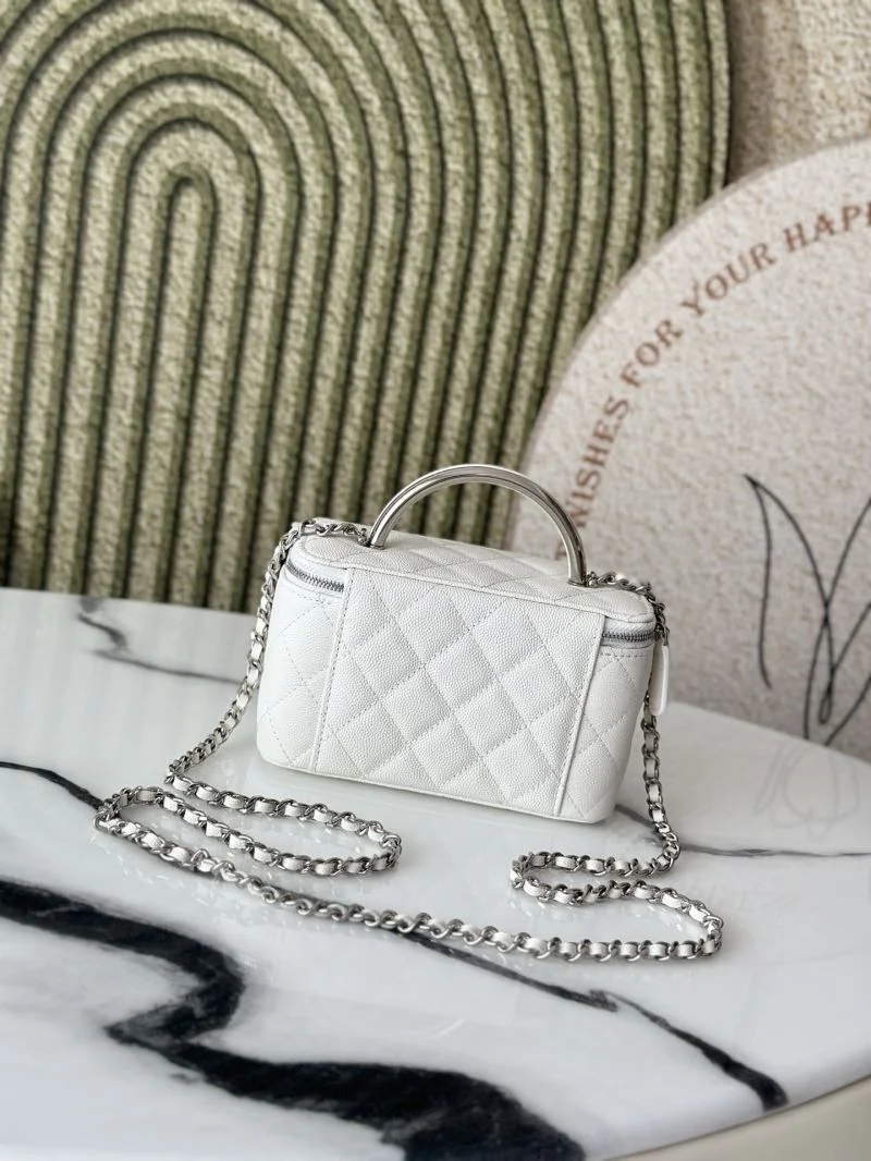 ZipUp Chanel Cosmetic Bags 53308