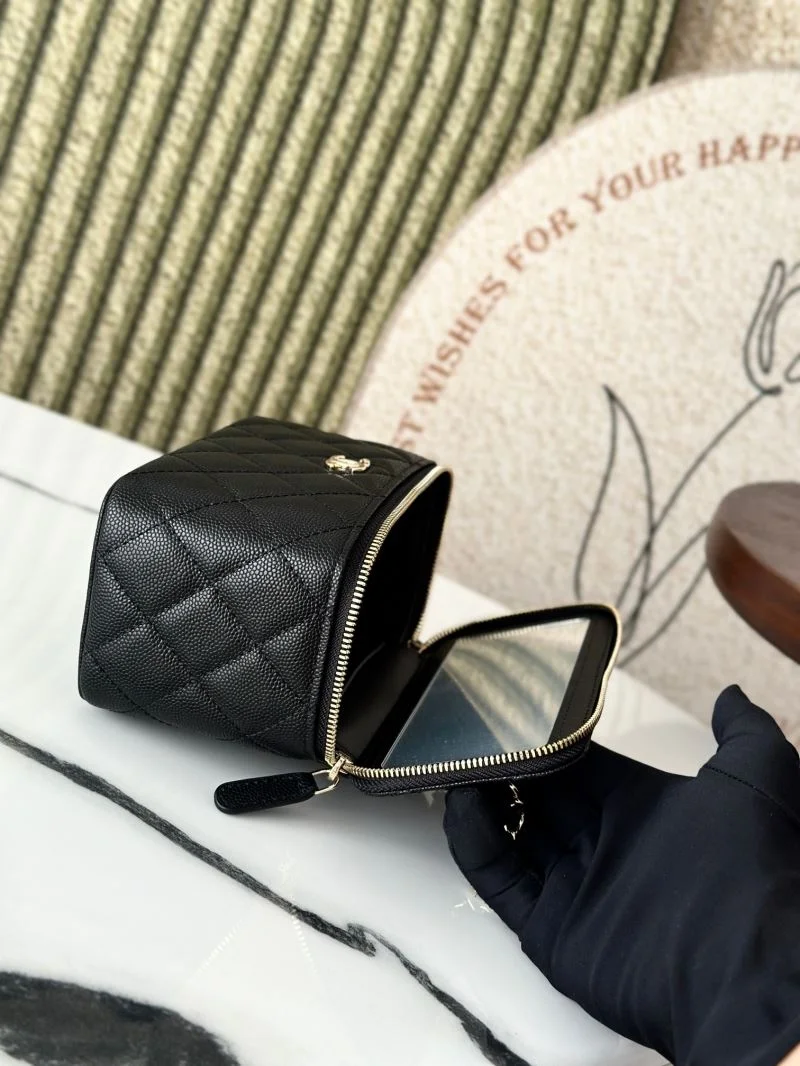 Chanel Cosmetic Bags Chic 53291