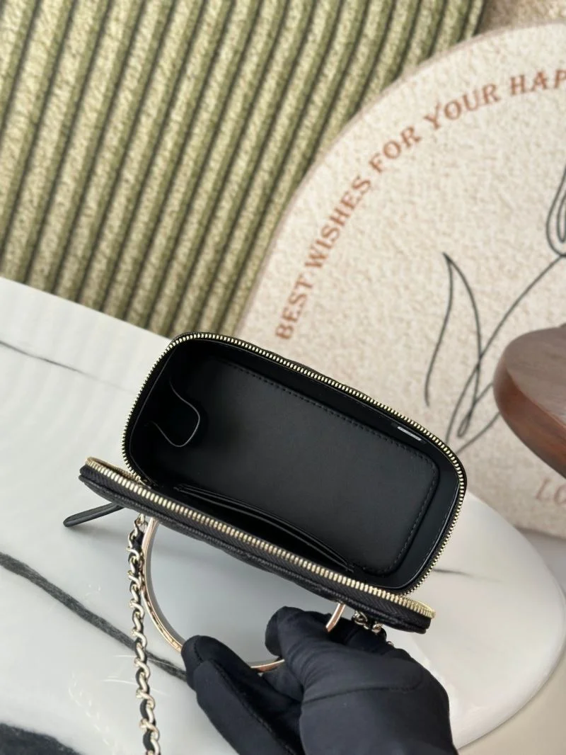 Chanel Cosmetic Bags Chic 53291