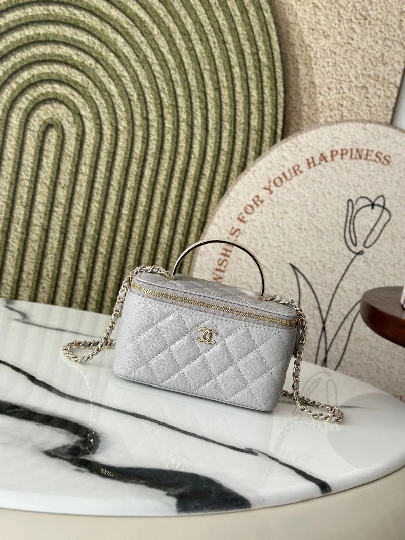 Comfortable Chanel Cosmetic Bags 53395