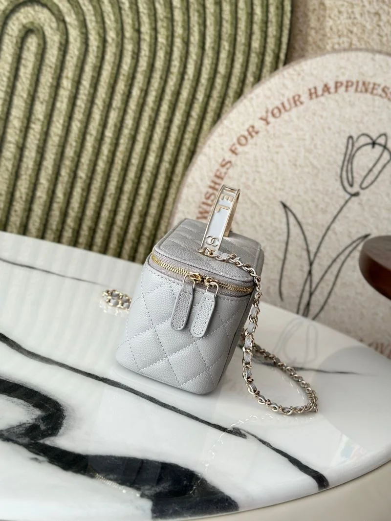 Comfortable Chanel Cosmetic Bags 53395