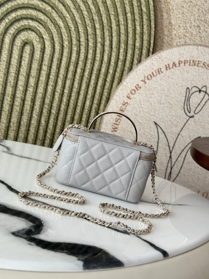 Comfortable Chanel Cosmetic Bags 53395
