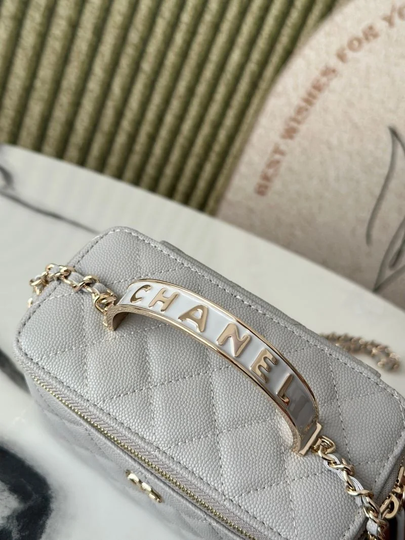 Comfortable Chanel Cosmetic Bags 53395