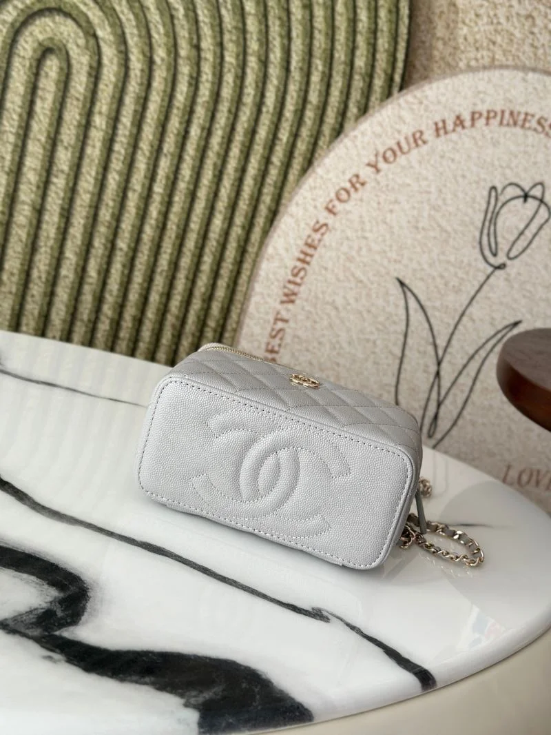 Comfortable Chanel Cosmetic Bags 53395
