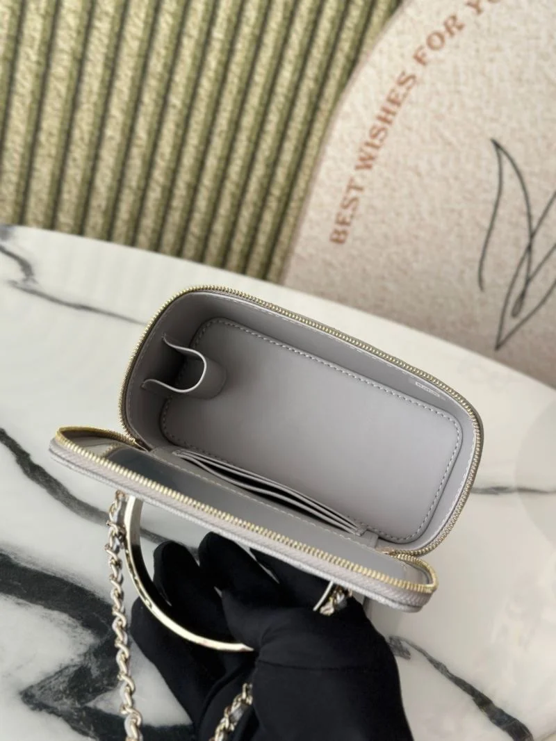 Comfortable Chanel Cosmetic Bags 53395