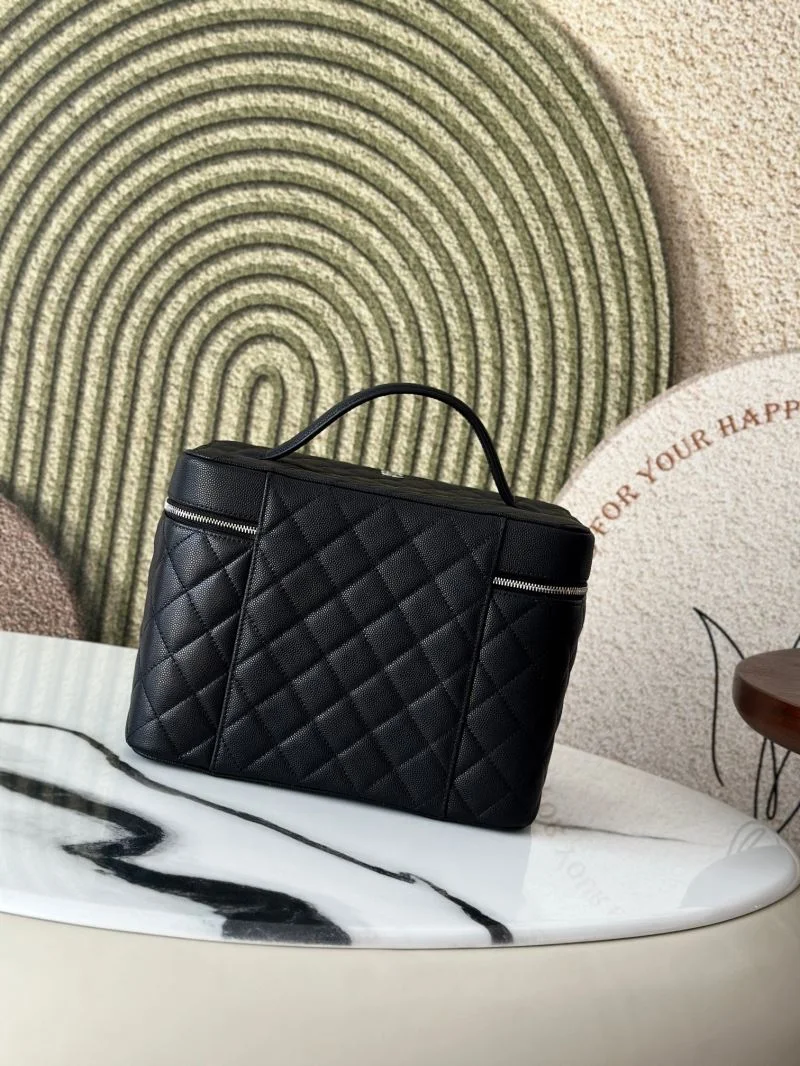 Original Chanel Cosmetic Bags 53283