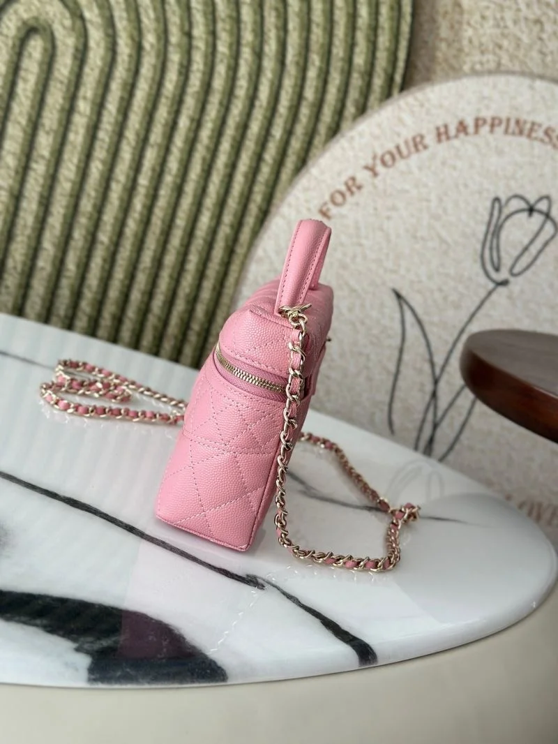 Elegant Chanel Cosmetic Bags 53290