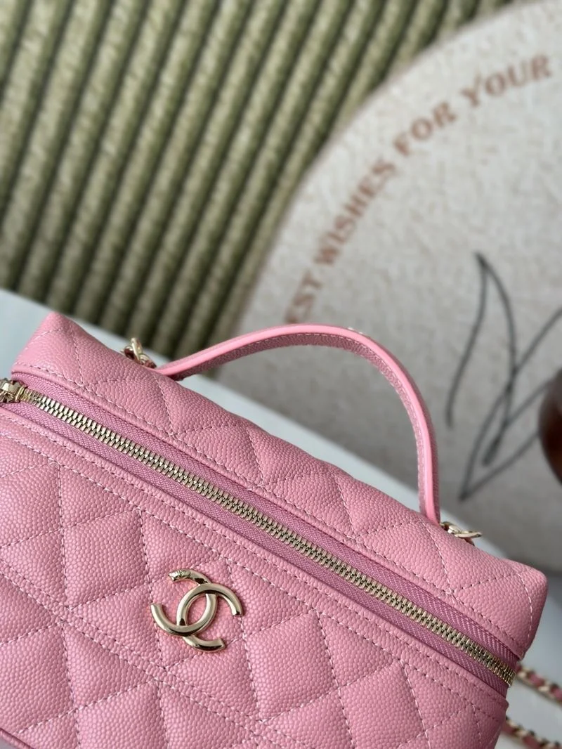 Elegant Chanel Cosmetic Bags 53290