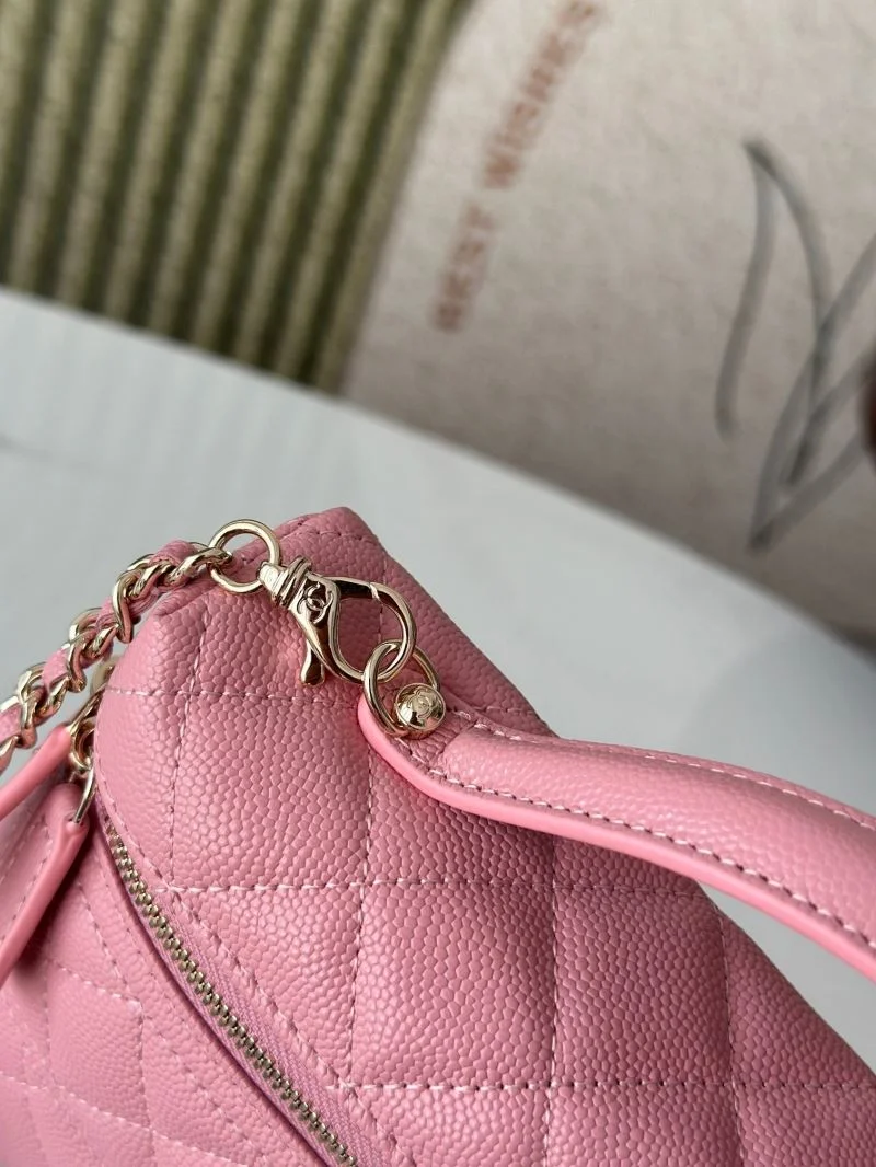 Elegant Chanel Cosmetic Bags 53290