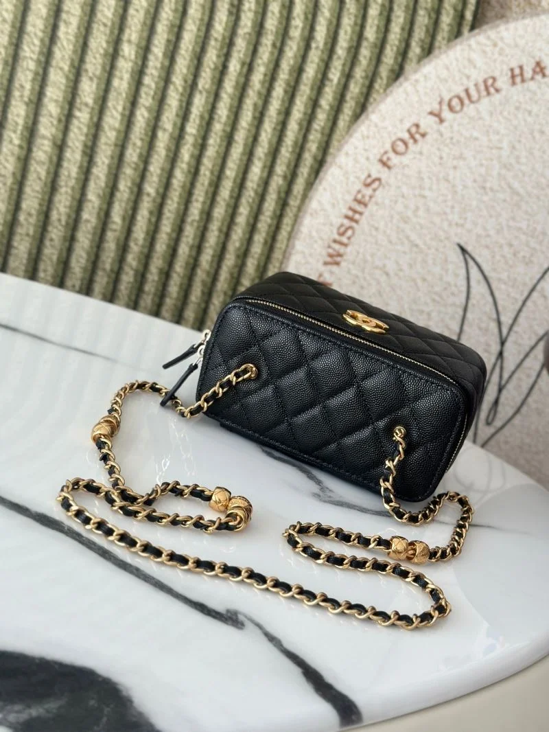 Fashionable Chanel Cosmetic Bags 53284