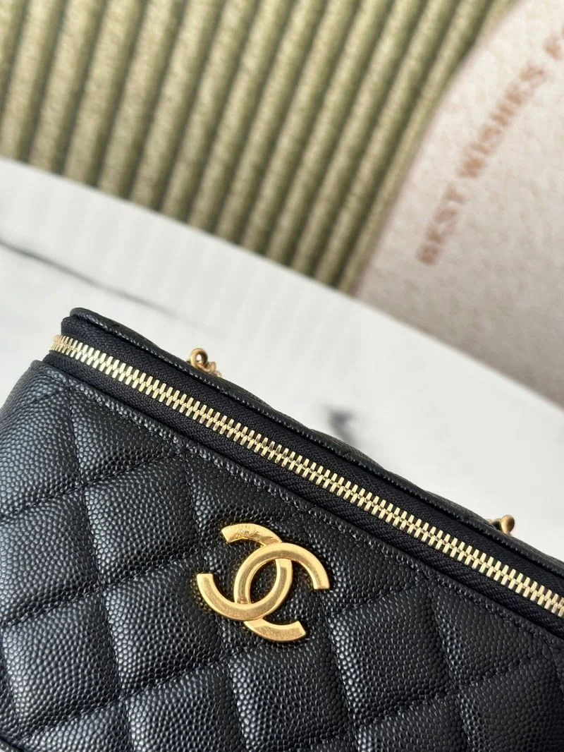 Fashionable Chanel Cosmetic Bags 53284