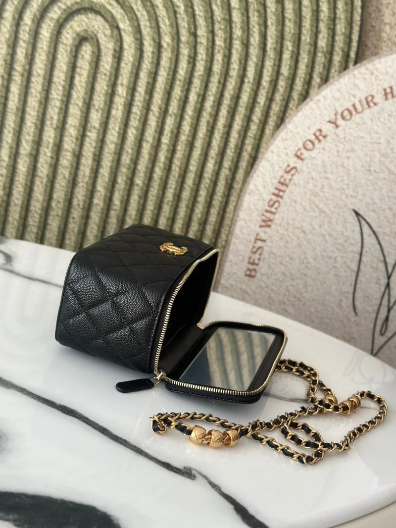 Fashionable Chanel Cosmetic Bags 53284