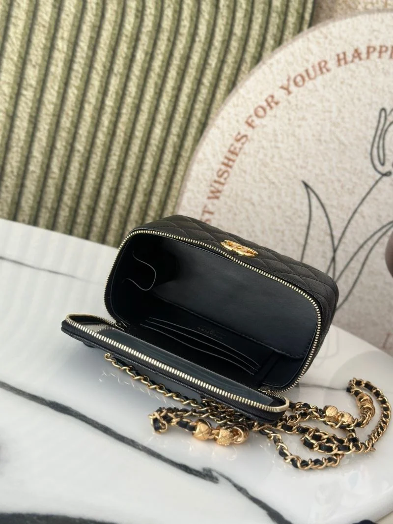 Fashionable Chanel Cosmetic Bags 53284