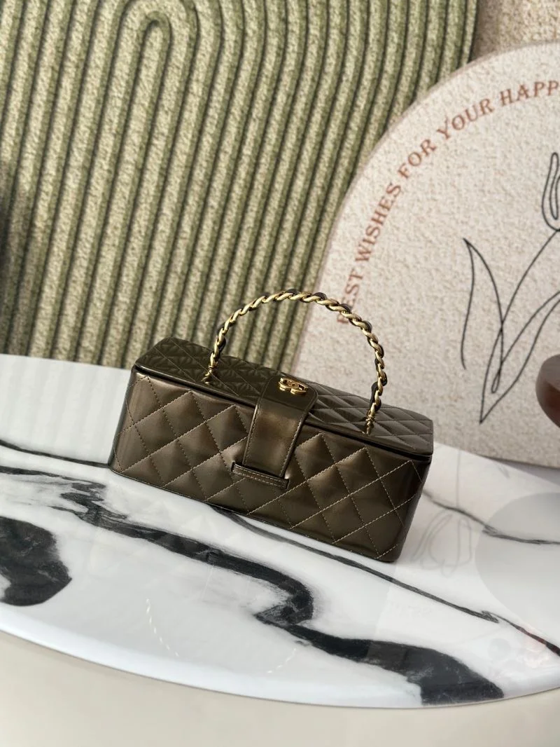 ZipUp Chanel Cosmetic Bags 53301