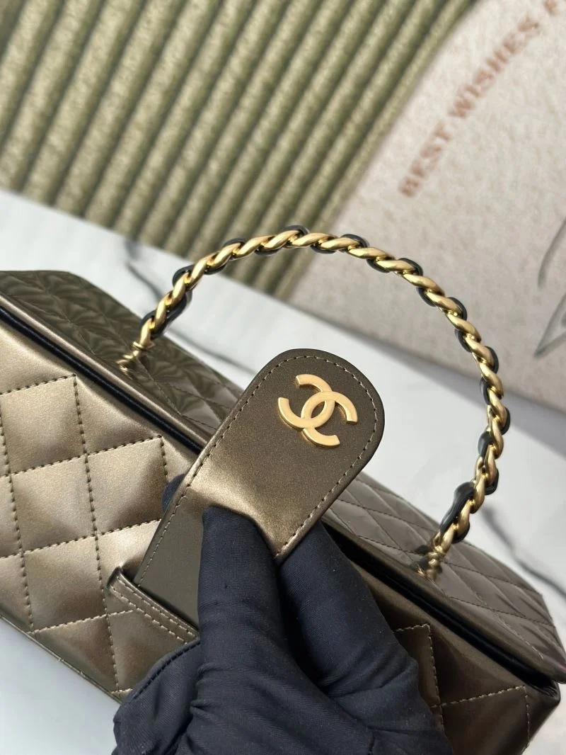 ZipUp Chanel Cosmetic Bags 53301