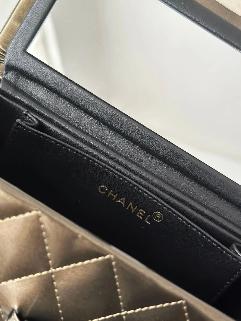 ZipUp Chanel Cosmetic Bags 53301