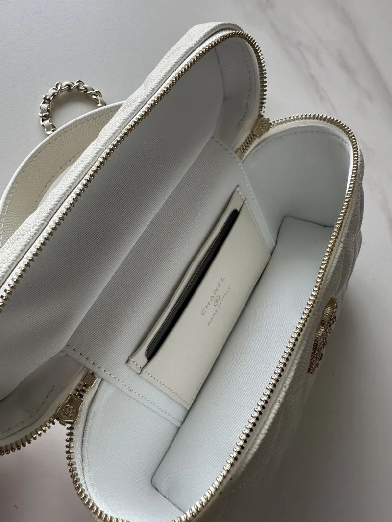 Chanel Cosmetic Bags EyeCatching 53298