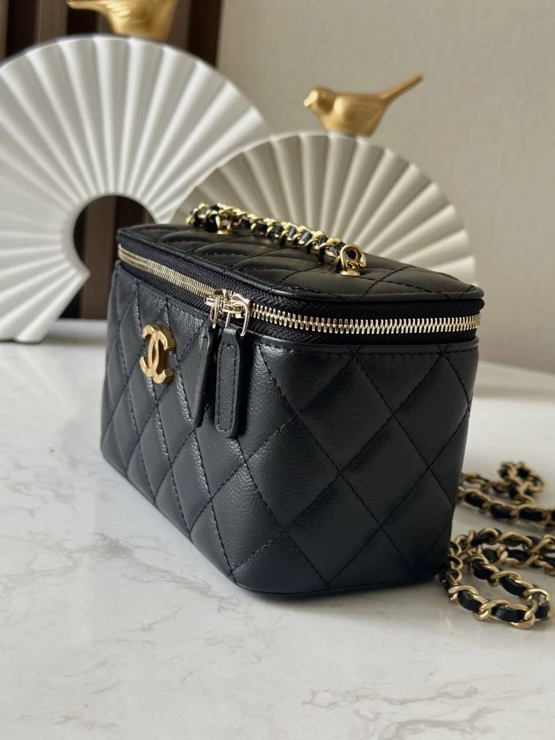 Chanel Cosmetic Bags Bold 53260
