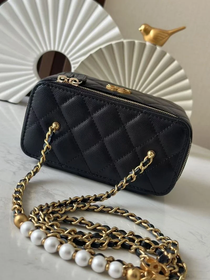 Chanel Cosmetic Bags Bold 53260