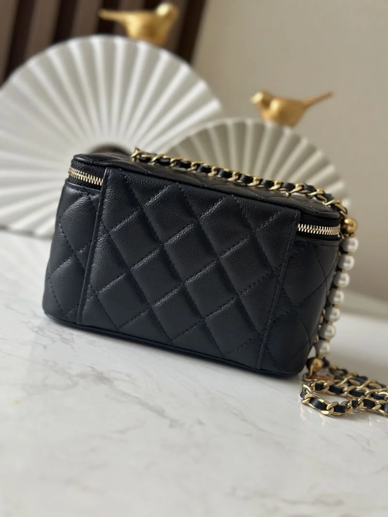 Chanel Cosmetic Bags Bold 53260