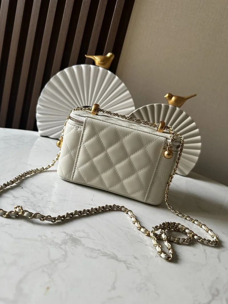 Fashionable Chanel Cosmetic Bags 53257