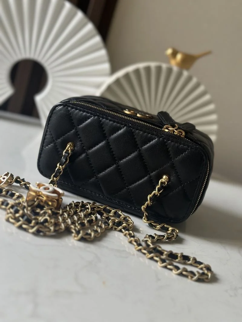 Chanel Cosmetic Bags Sleek 53249