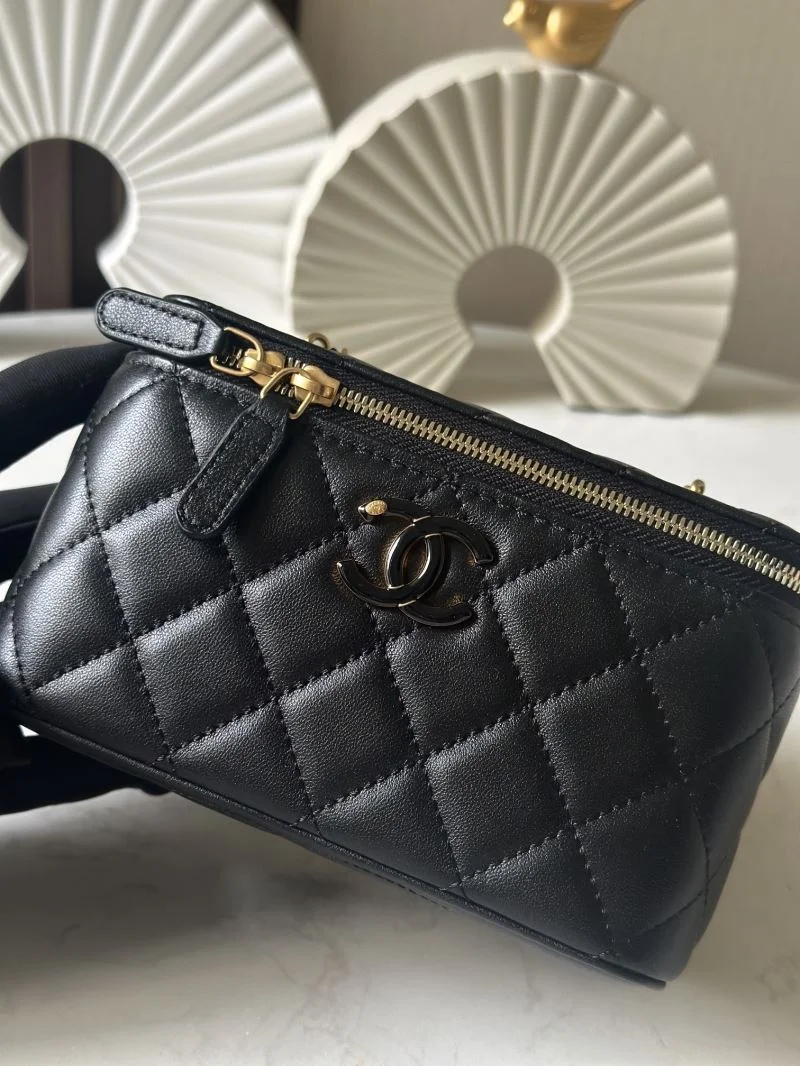 Chanel Cosmetic Bags Sleek 53249