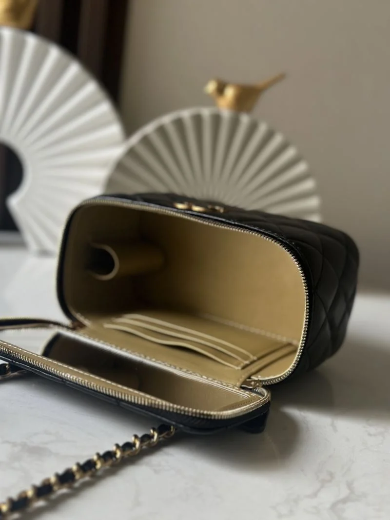 Chanel Cosmetic Bags Sleek 53249