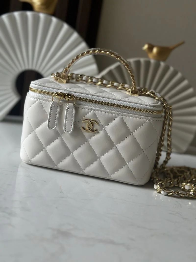 Sophisticated Chanel Cosmetic Bags 53286