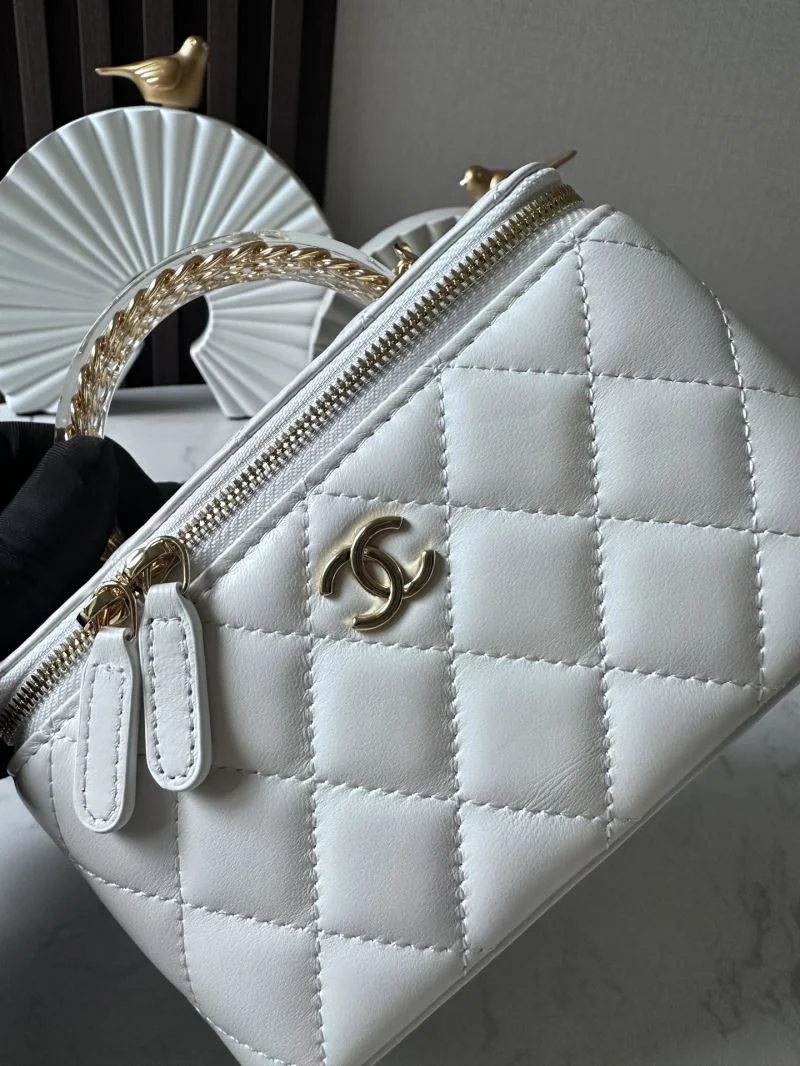 Sophisticated Chanel Cosmetic Bags 53286