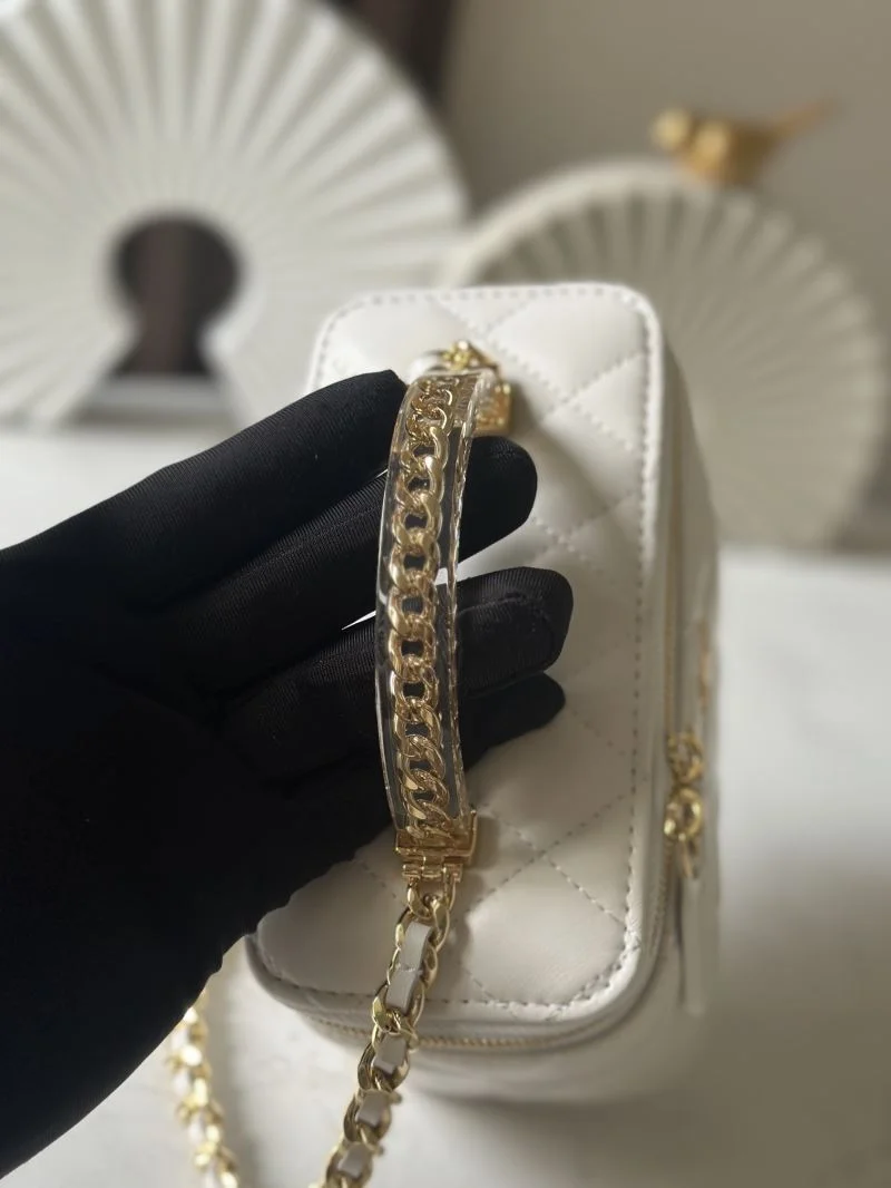 Sophisticated Chanel Cosmetic Bags 53286