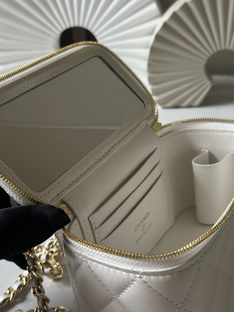Sophisticated Chanel Cosmetic Bags 53286