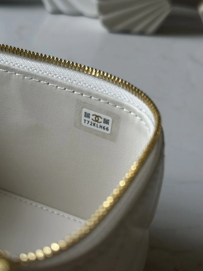 Sophisticated Chanel Cosmetic Bags 53286