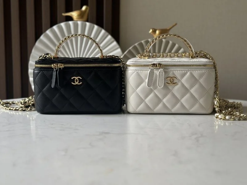 Sophisticated Chanel Cosmetic Bags 53286